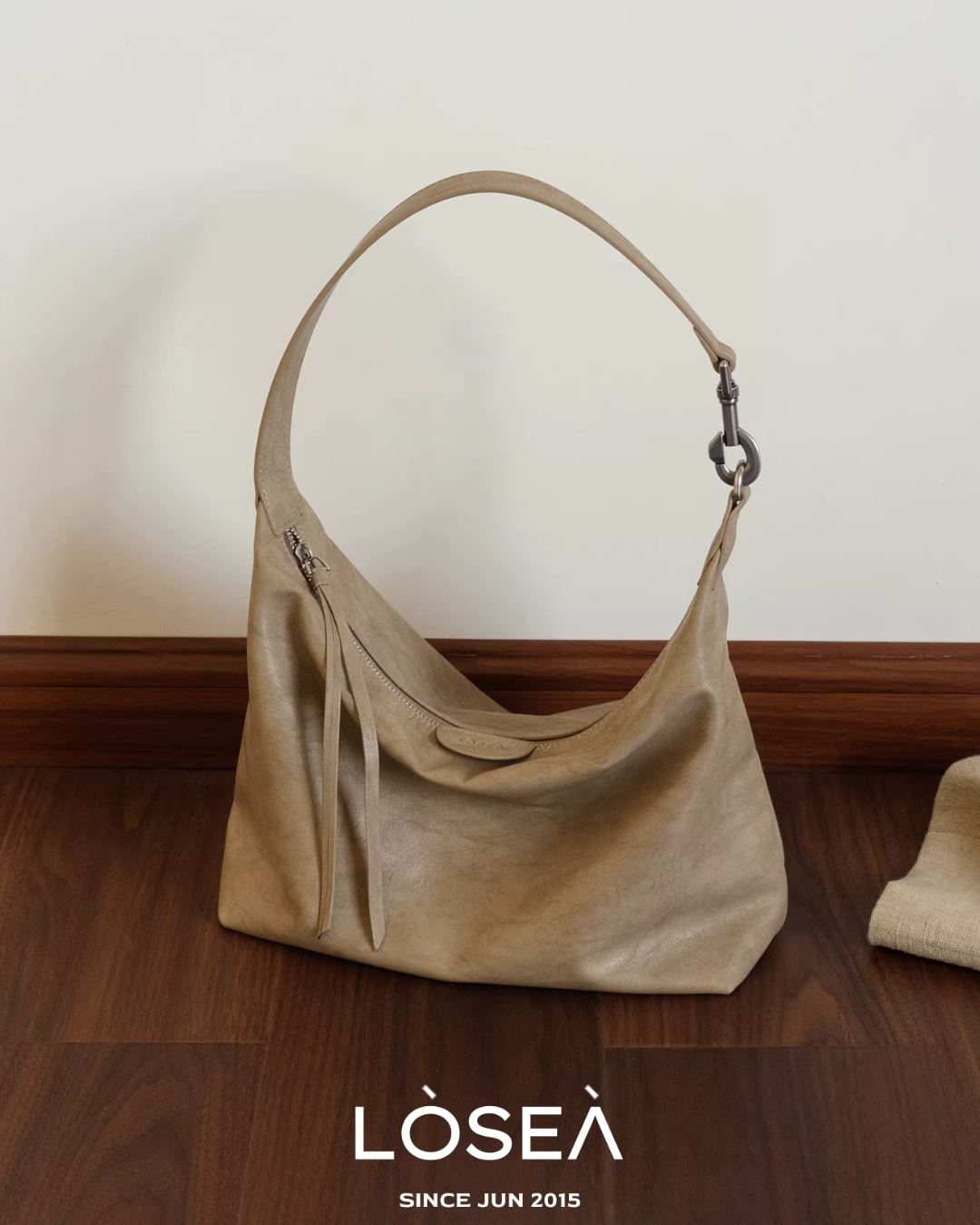 Leather One-Handle Bag LSA0007