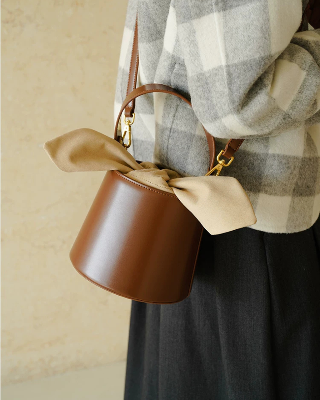 Ribbon Design Bucket Bag CCU0007