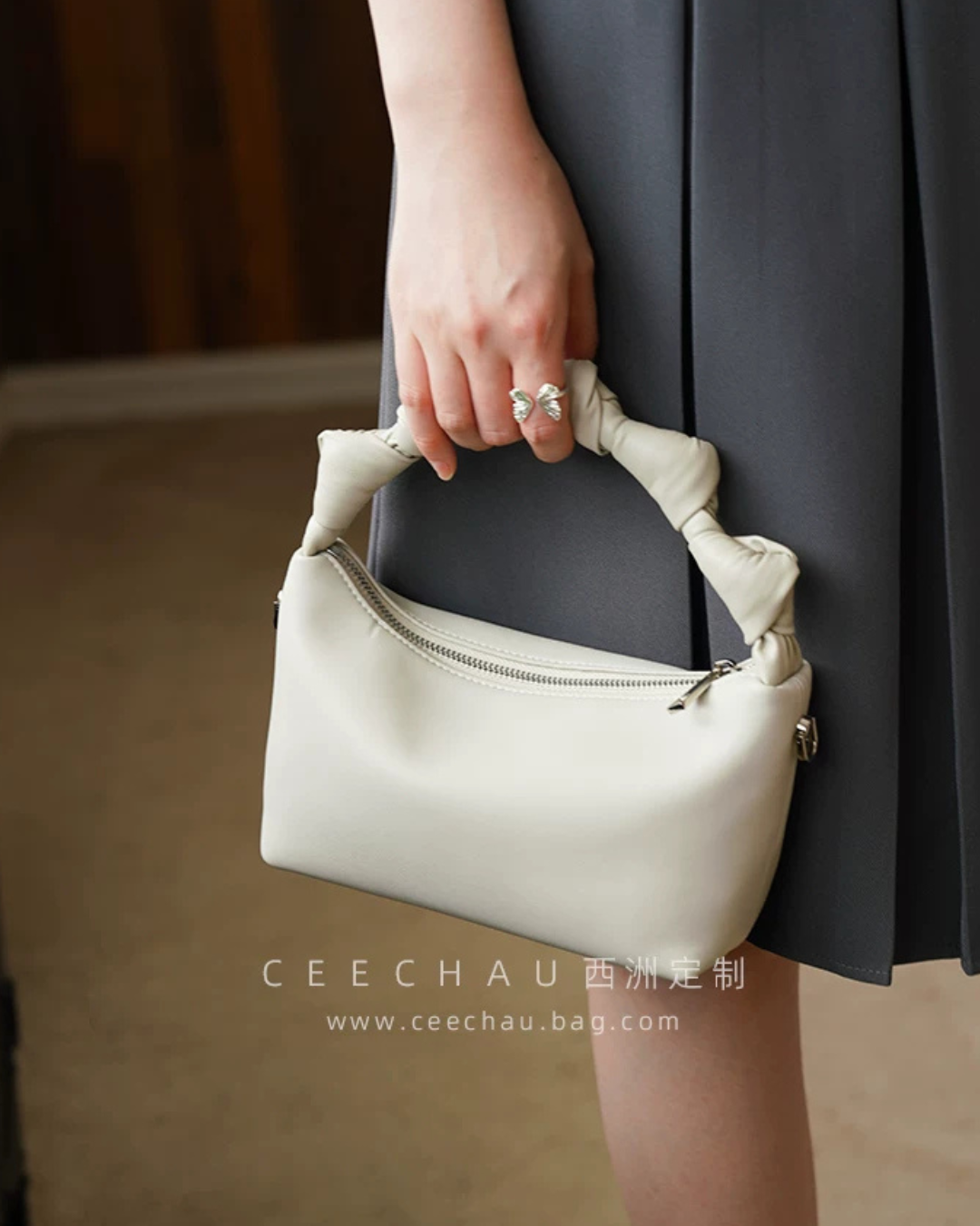 Knot Voluminous Handbag CCU0003