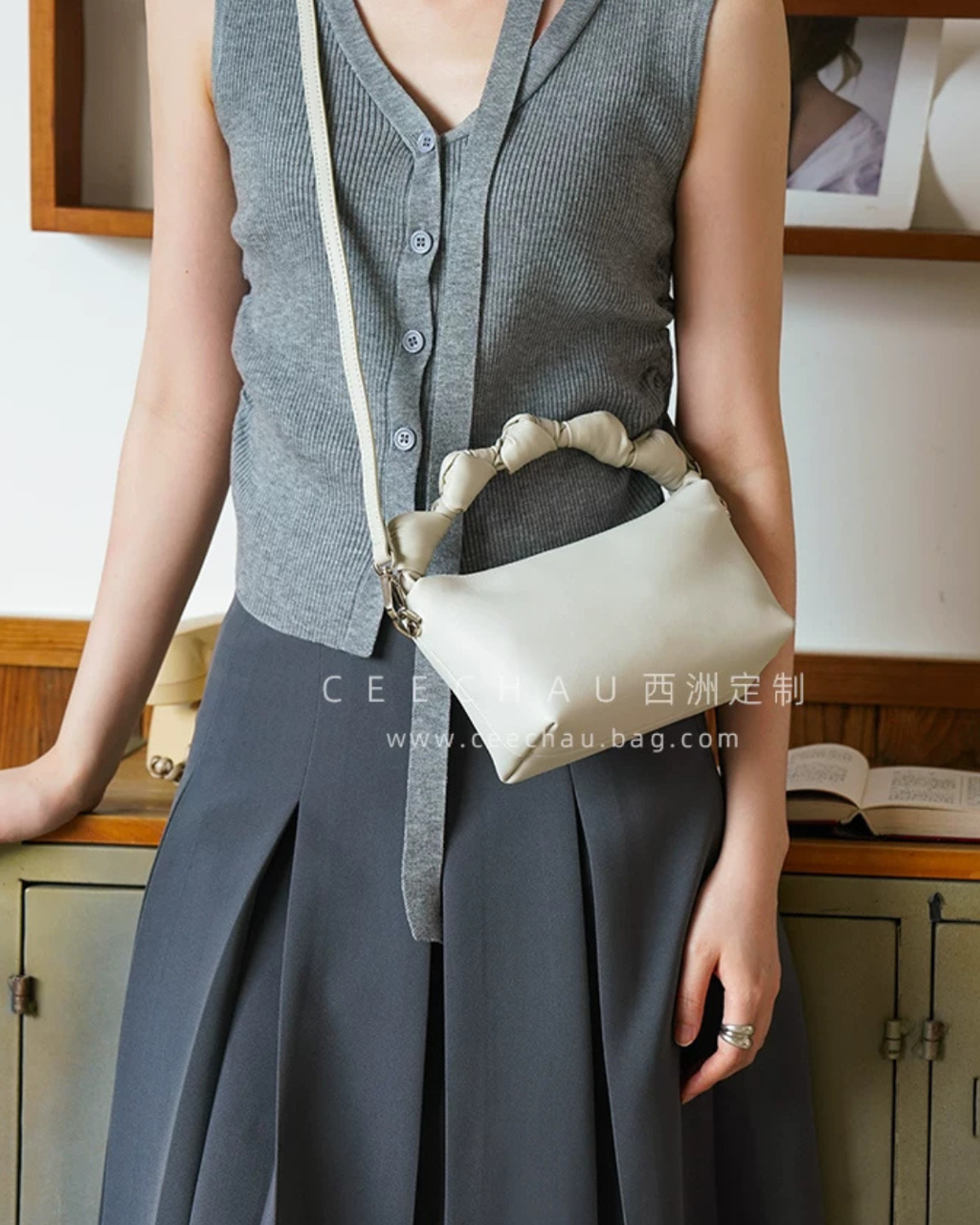 Knot Voluminous Handbag CCU0003